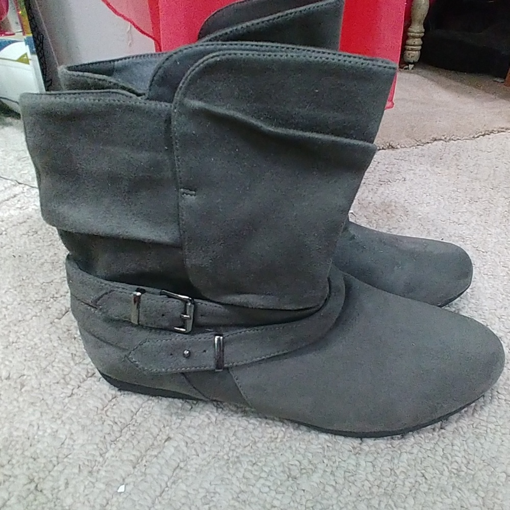 Boots - Picture 2 of 2